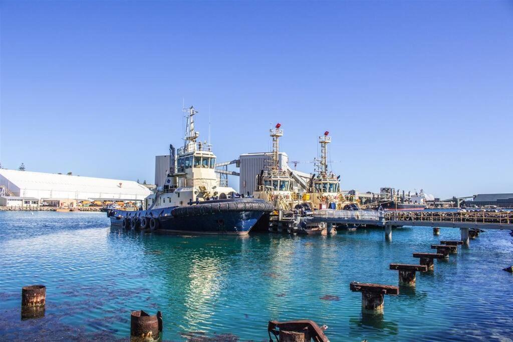 The Central Shed - 10B Geraldton Kültér fotó